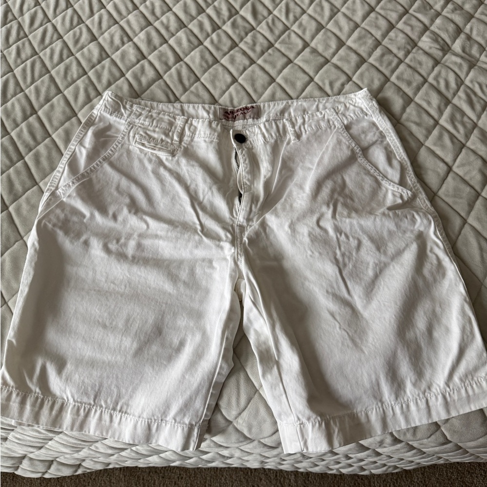 White Men's Arizona brand shorts